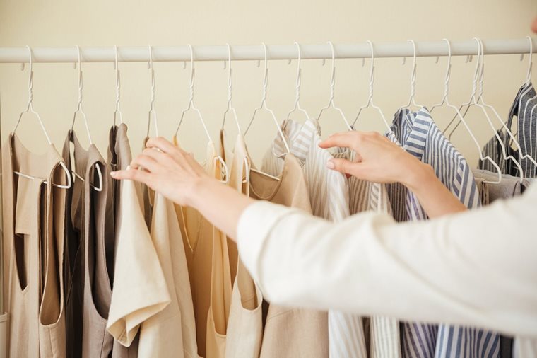 Stocker ses vêtements hors-saison dans un garde meuble