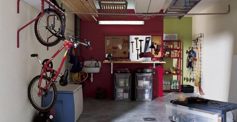 15 options incroyables pour ranger les vélos à l'intérieur et à l'extérieur  - Organisation du garage CoolYeah et roulettes