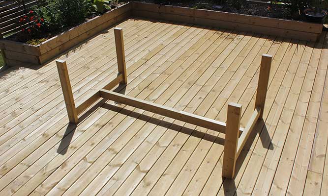 Scaffold-Board-Outdoor-Table-DIY-Project-by-Cassie-Fairy-Step-8-(1).jpg