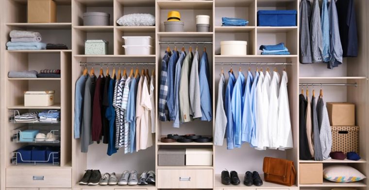 Rangement sous-vêtements sur cintres - Dressing organisé !